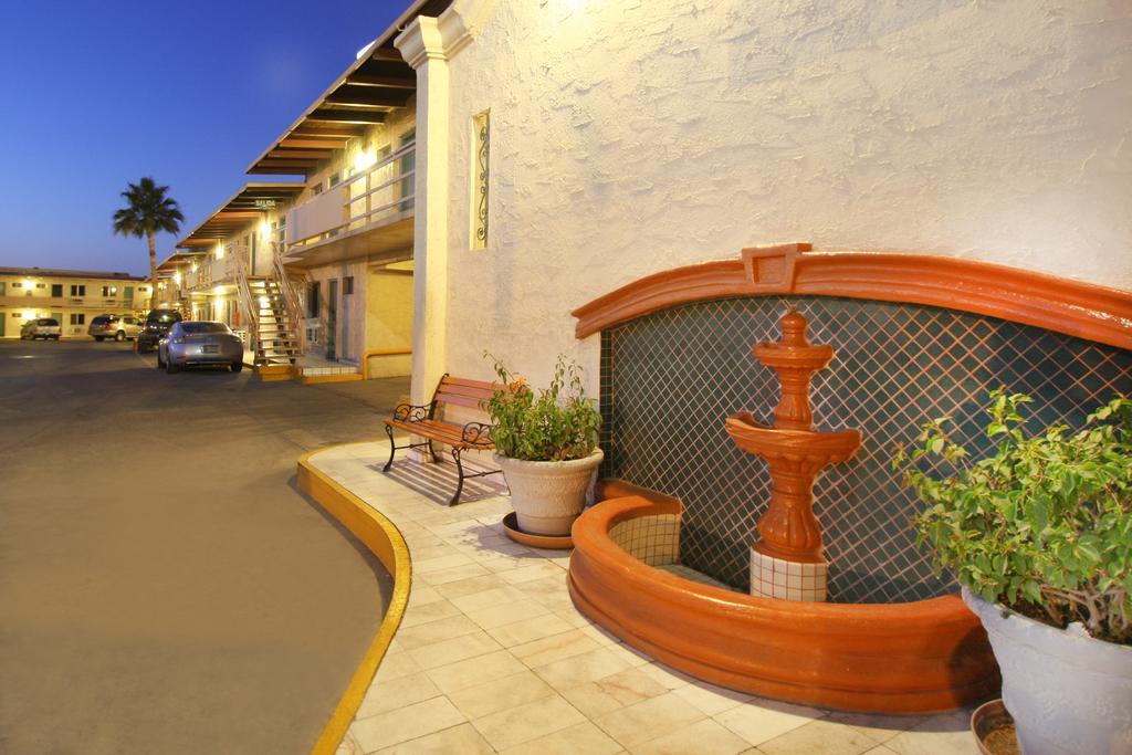 Hotel Azteca De Oro Мехикали Екстериор снимка