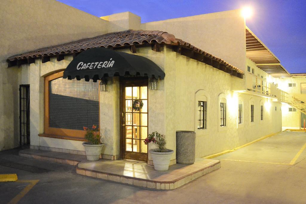 Hotel Azteca De Oro Мехикали Екстериор снимка