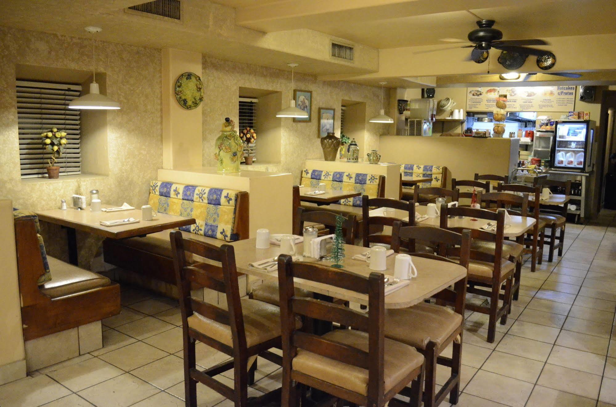 Hotel Azteca De Oro Мехикали Екстериор снимка