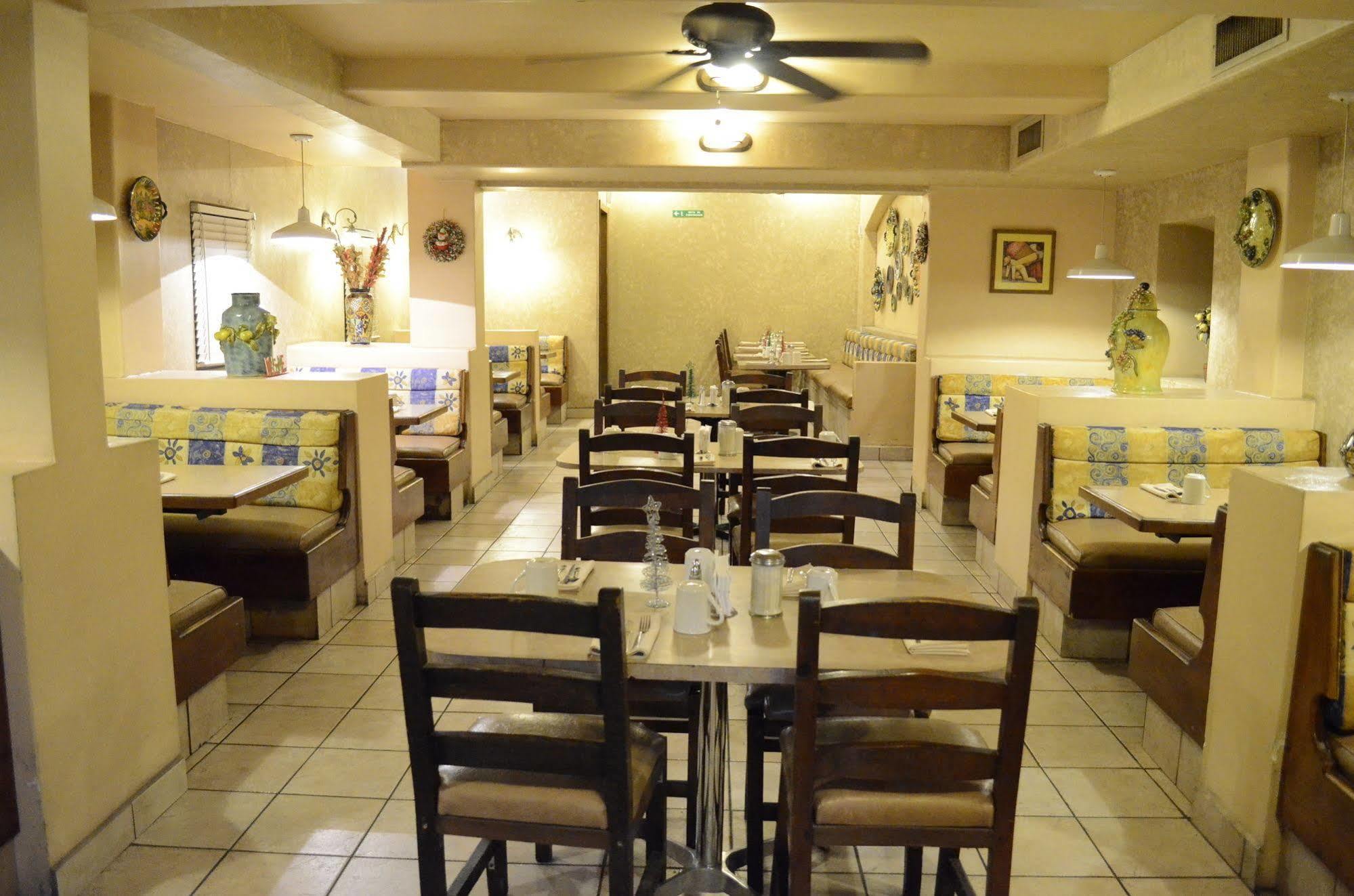 Hotel Azteca De Oro Мехикали Екстериор снимка